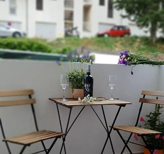 King's Landing - Hvar 公寓 *