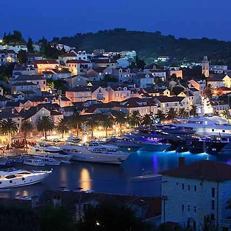 King's Landing - Hvar דירה חוואר