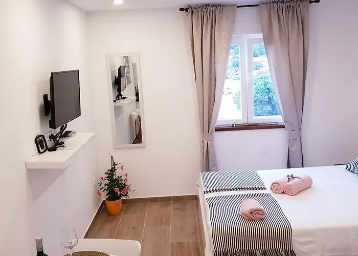 דירה King's Landing - Hvar חוואר