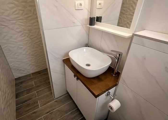 King's Landing - Hvar חוואר