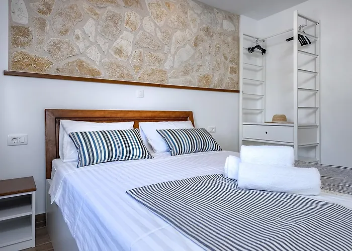 King's Landing - Hvar דירה חוואר