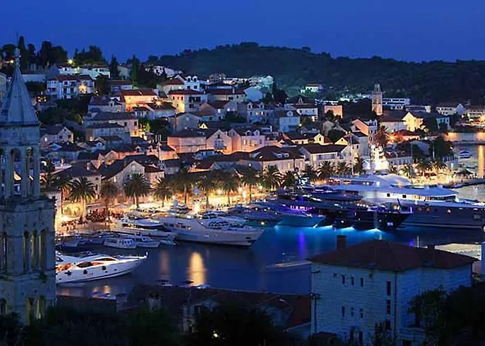 King's Landing - Hvar דירה חוואר